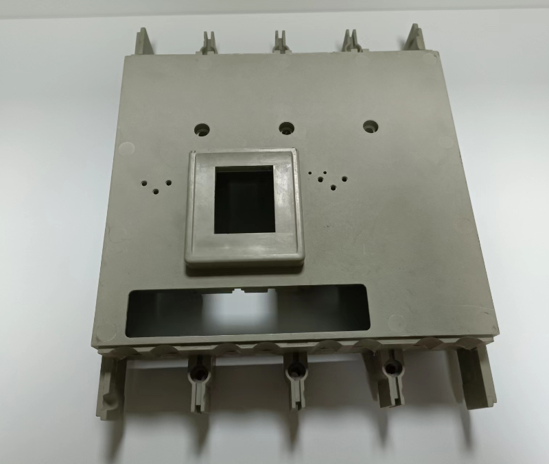 4-Pole Front Cover