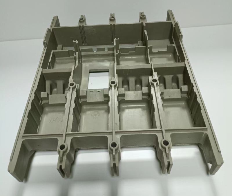 4-Pole Front Cover