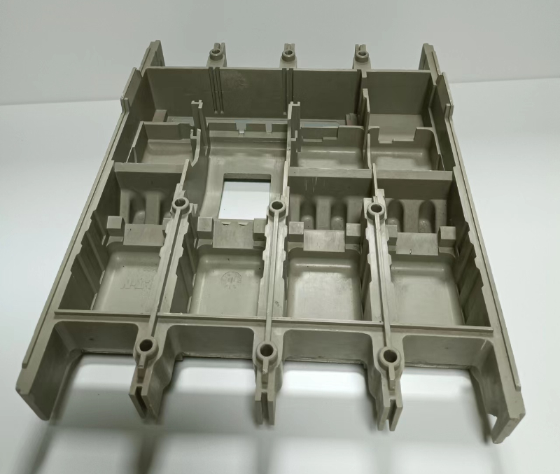 4-Pole Front Cover