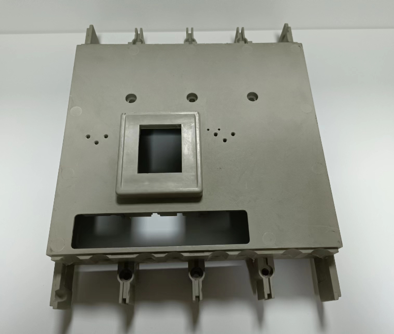 4-Pole Front Cover