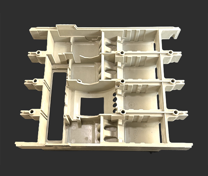 4-Pole Front Cover